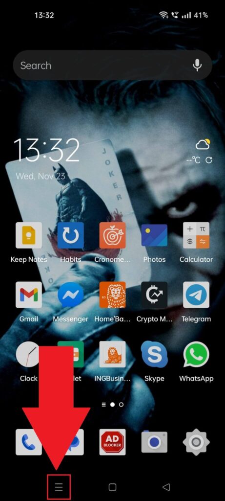 Android phone home screen with the Overview icon highlighted