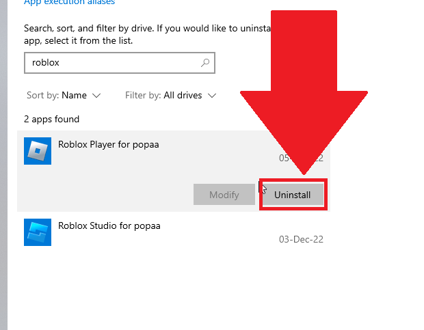 Windows 10 apps list where the "Uninstall" option for Roblox Player is highlighted in red