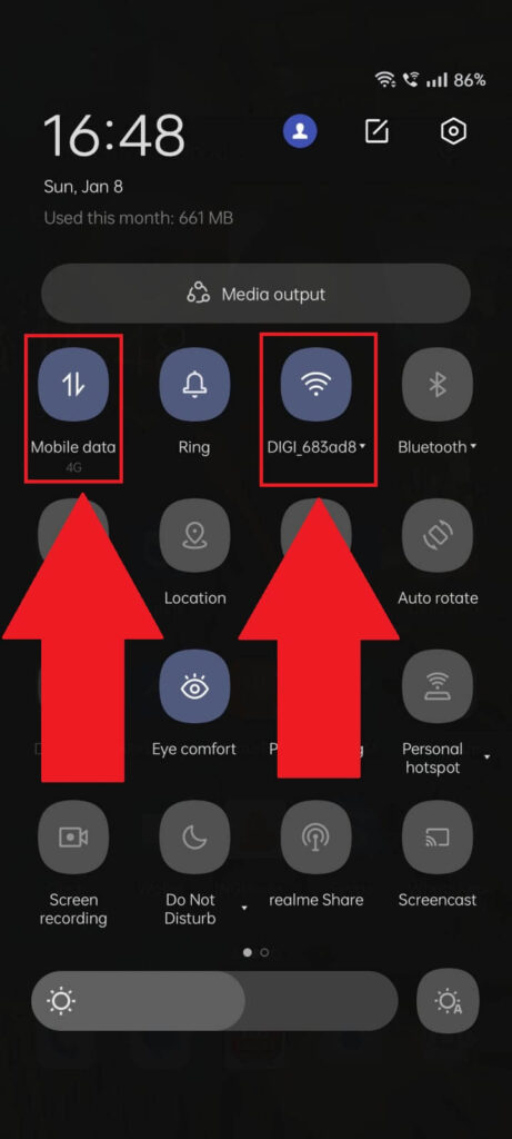Android Quick Menu showing the Mobile Data and WiFi options highlighted in red
