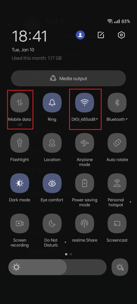 Android Quick Menu showing the WiFi and Mobile Data options highlighted in red