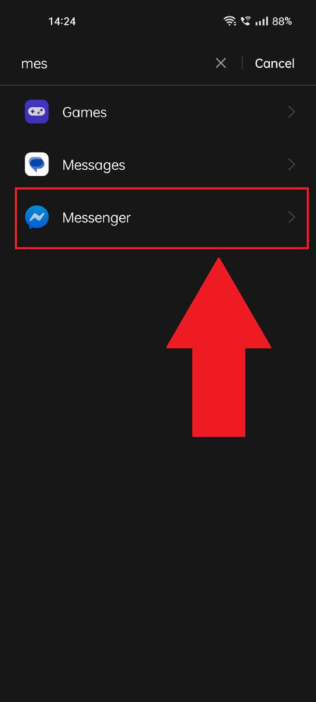 Android app list where the "Messenger" app is highlighted in red