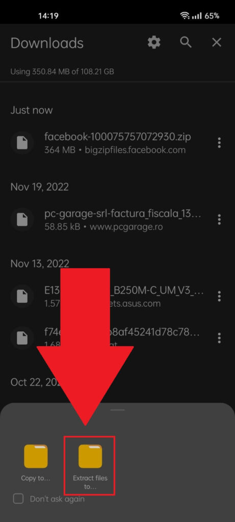 Android downloaded archive menu showing the "Extract files to...'