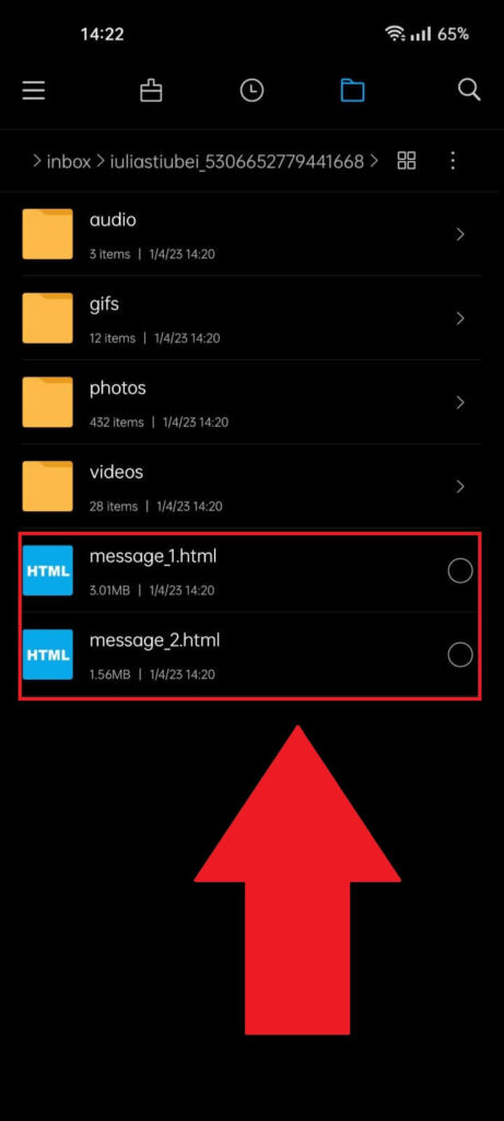Android Messenger conversation folder showing the "message" HTML files highlighted 