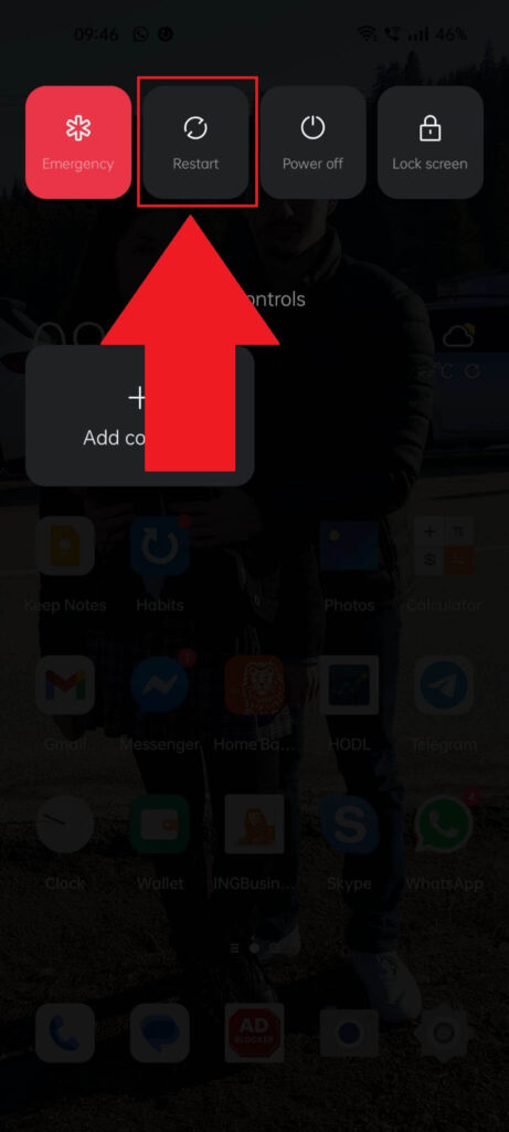 Android shutdown screen showing the "Restart" option highlighted in red