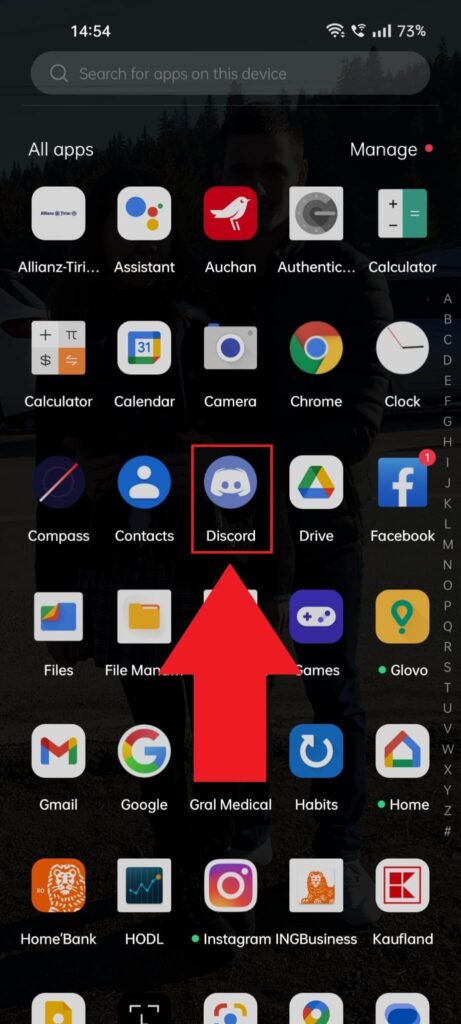 Android app list showing the "Discord" app highlighted in red